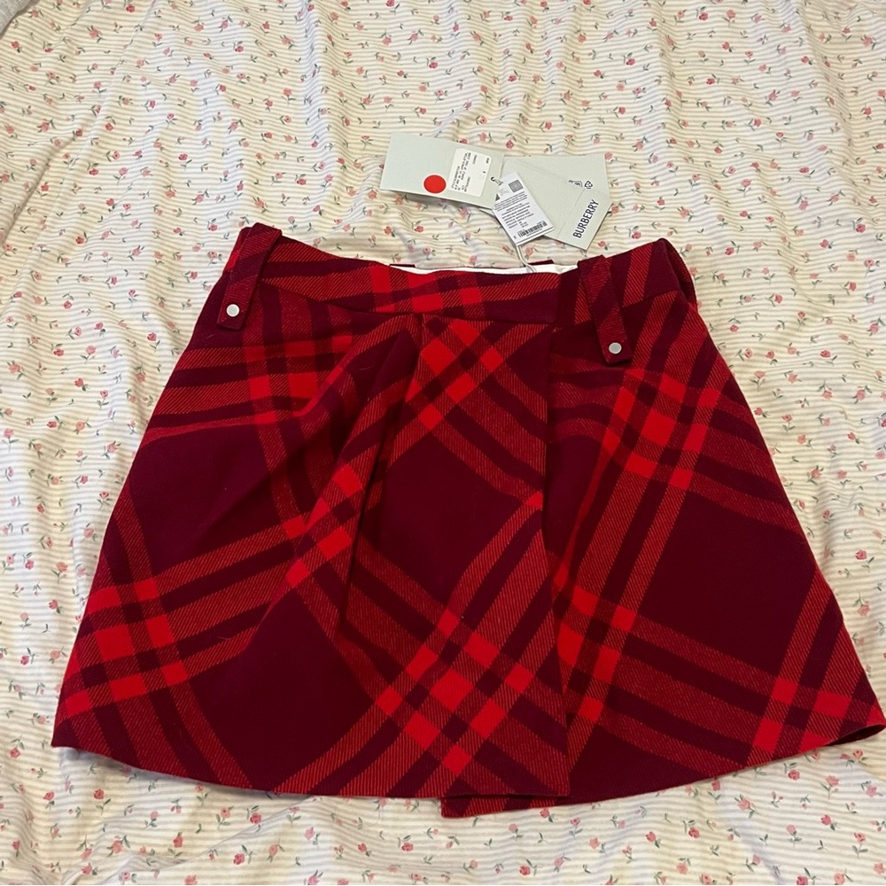 Burberry 2025 red wool skirt